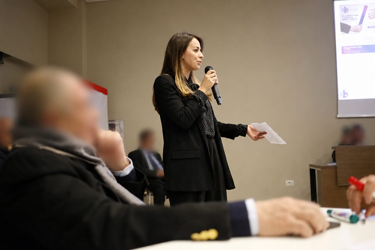 Maria Rosaria Savino durante un incontro di formazione esperienziale